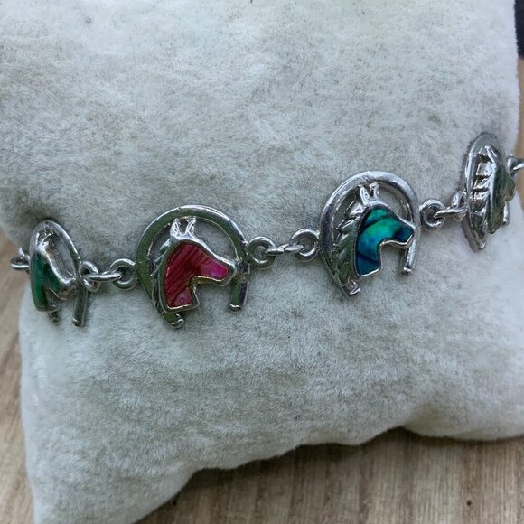SJ Horseshoe Horse Head Iridescent Mother of Pearl Silver Tone Bracelet - Picture 1 of 8